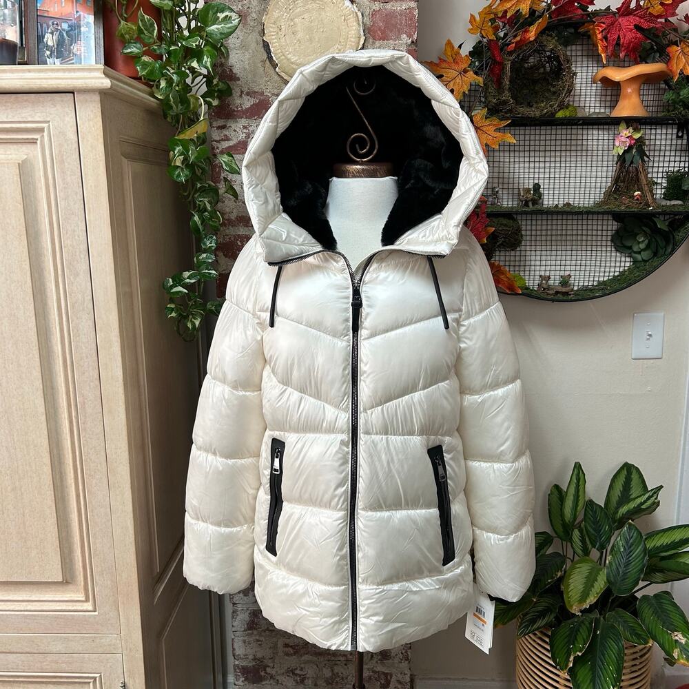 NWT DKNY “Pearalized Hooded Puffer”